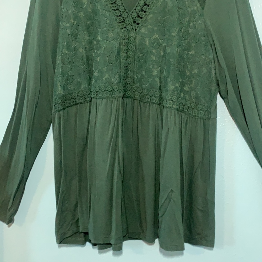 Torrid top - Picture 4 of 9